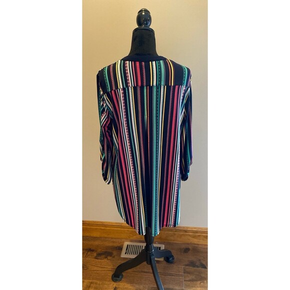 Cato Est 1946 Blouse Size 14 16W Top V Neck Green Pink 3/4 Sleeves  Hi Low Hem - Picture 5 of 10